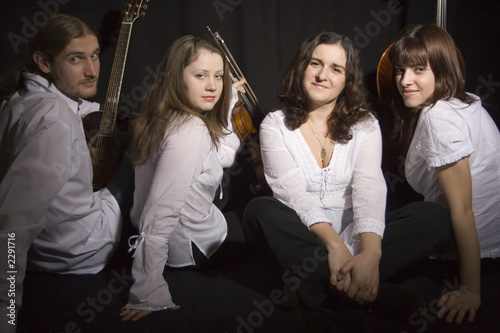 photo par Dmitri MIkitenko