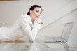 Foto: thinking on computer thinking on computer