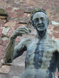 statue d'une personne âgée