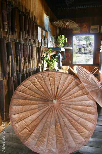 Foto: paper umbrellas paper umbrellas