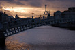 la nuit se couche sur le pont