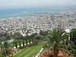 vue de haïfa depuis les jardins du temple bahaï