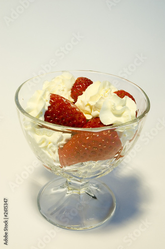 Photo: strawberries whipcream in glass strawberries whipcream in glass