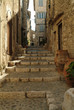 petite route dans village provencal