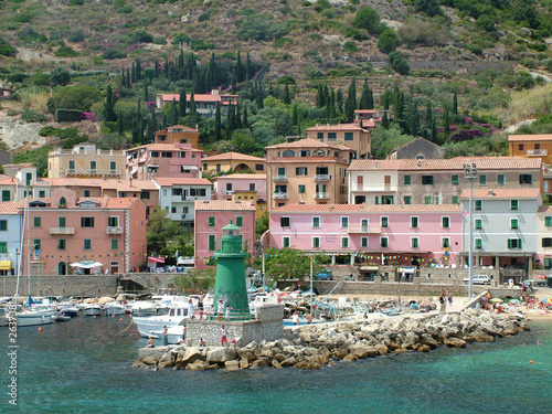Foto: küsten abschnitt von isola del giglio küsten abschnitt von isola del giglio