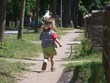 Photo: weglaufendes kind weglaufendes kind