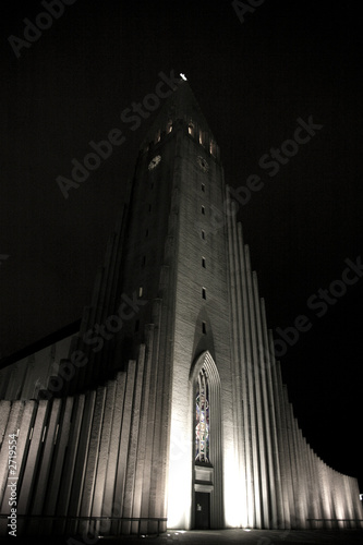 hallgrimskirkja church at night hallgrimskirkja church at night