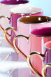 Photo en ligne au meilleur prix row of colorful coffee cups