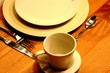 assiettes et couverts