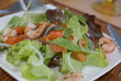saumon et crevettes