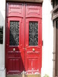 porte rouge au soleil. porte rouge au soleil.