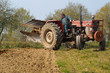 agriculteur au labour agriculteur au labour
