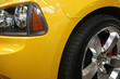 sárga muscle car