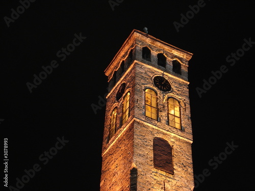 clock tover nearby  begova džamija