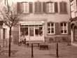 un enfant en vélo