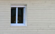 fenêtre d'une maison en bois fenêtre d'une maison en bois