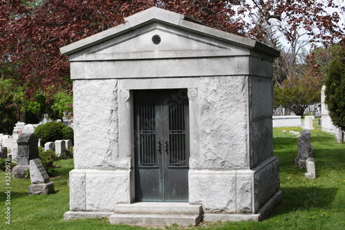 tomb tomb