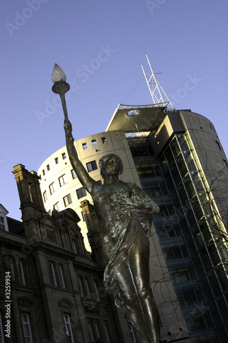 leeds city centenary square