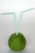 Foto: apfel mit strohhalmen apfel mit strohhalmen