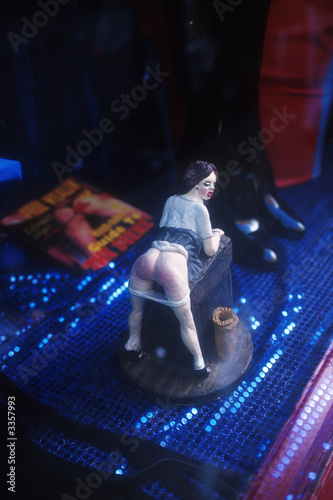 Photo: statuetta lavandaia sexy statuetta lavandaia sexy