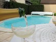 belle piscine et champagne !
