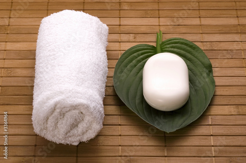 Foto: milk bath. white spa milk bath. white spa