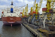 frachtschiff im hafen