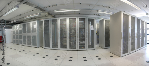 hosting cabinets passage rackmounts