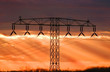 strommast im sonnenuntergang strommast im sonnenuntergang