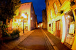 une rue la nuit