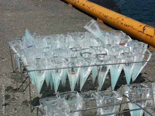 glasses of ice