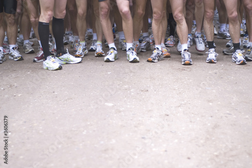Foto: starting the marathon by giving the startshot starting the marathon by giving the startshot