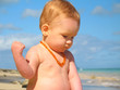 Foto: bébé à la plage, fond de lagon bébé à la plage, fond de lagon