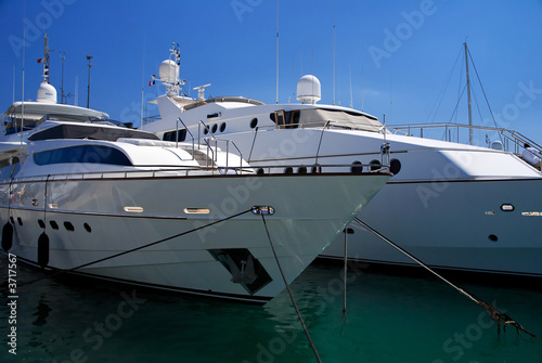 Yachts sur la Côte d'Azur.