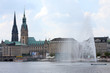 Jungfernstieg mit Rathaus und Fontäne 4