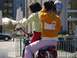 kinder beim fahrrad fahren