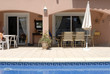 maison et piscine privée