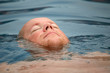 Détente à la piscine