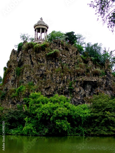 Temple d'amour sur un rocher, Buttes Chaumont Temple d'amour sur un rocher, Buttes Chaumont
