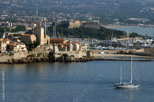 côte d'azur méditerranée antibes remparts
