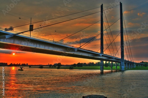 Rheinbücke in Düsseldorf Rheinbücke in Düsseldorf