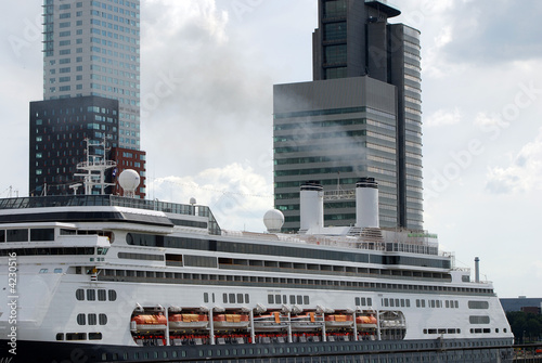 Cruiseship in Rotterdam Cruiseship in Rotterdam
