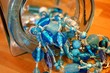 collier de perles bleues