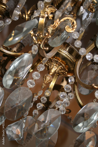 lustre et pampilles
