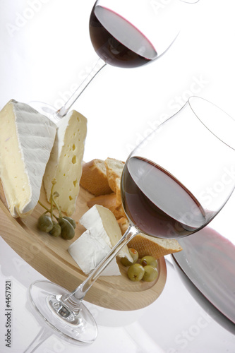 Photo: rotwein und käse rotwein und käse