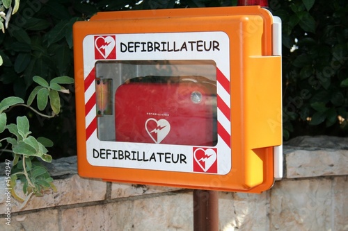 Photo: Défibrillateur cardiaque Défibrillateur cardiaque