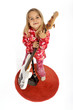 Enfant avec une guitare