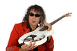 rocker avec sa guitare bass