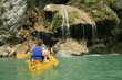 Canöé près d'une cascade dans les gorges du verdon