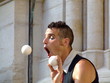 la balle. la balle.